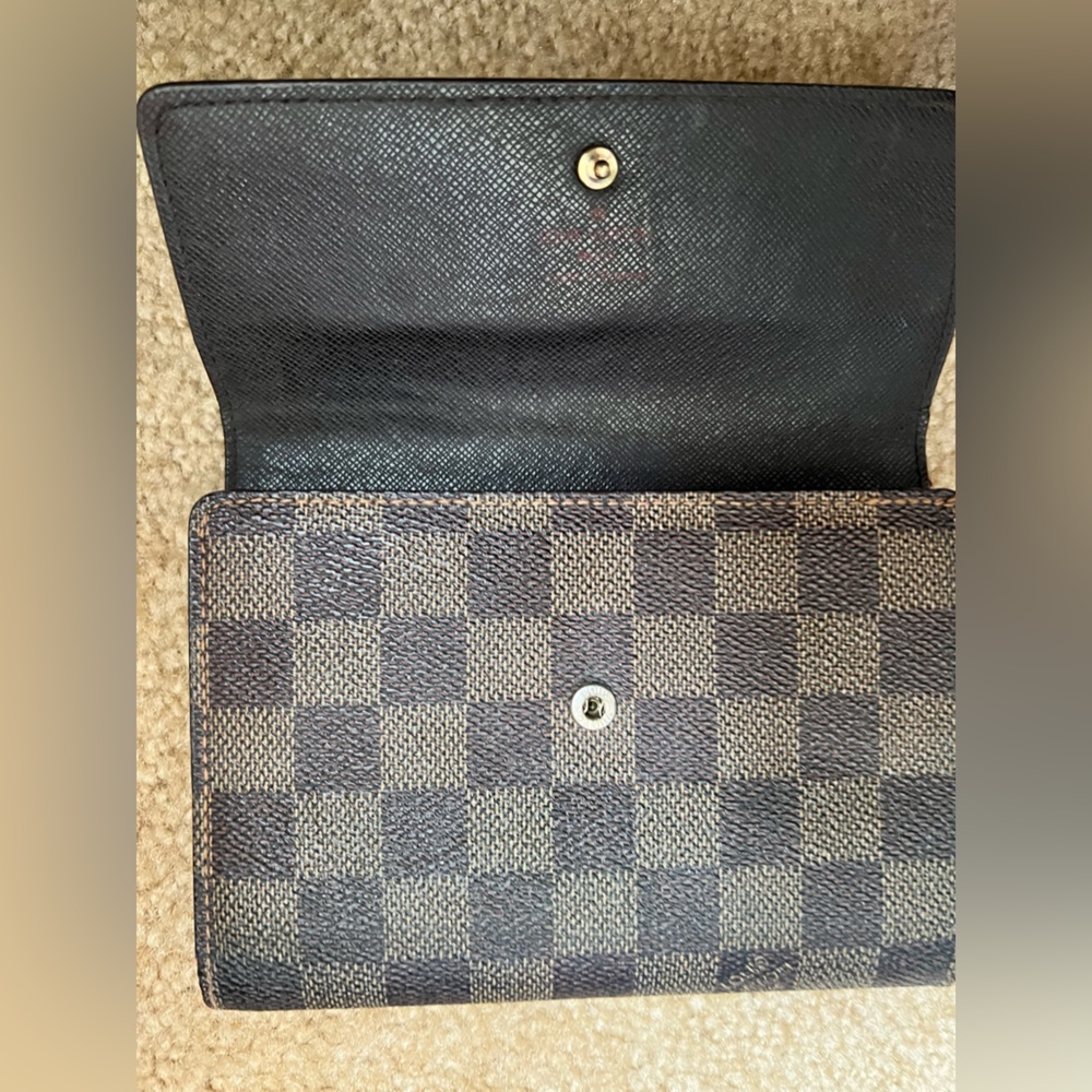 Louis Vuitton Damier Ebene Trifold Wallet - Picture 2 of 6